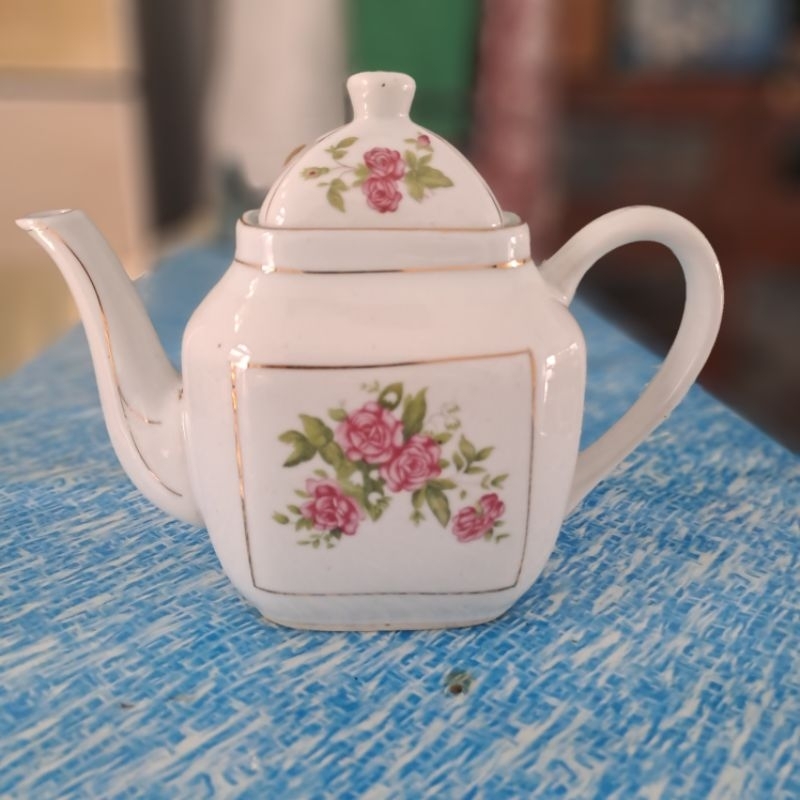 Tea Pot / Teko Teh Keramik Porcelain Jadul Antik