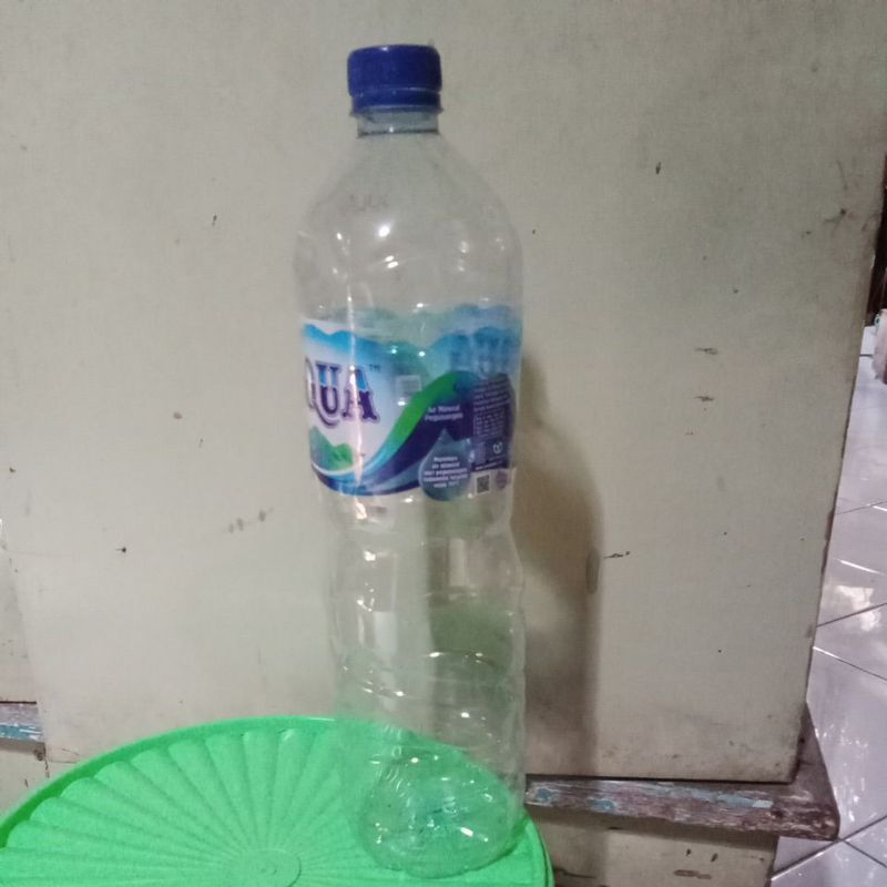 botol aqua bekas 1,5 liter