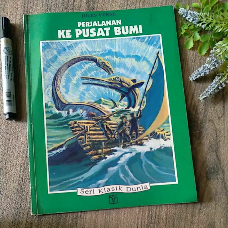 Buku cerita seri klasik dunia preloved perjalanan ke pusat bumi