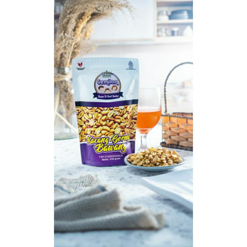 

cemilan kacang goreng bawang