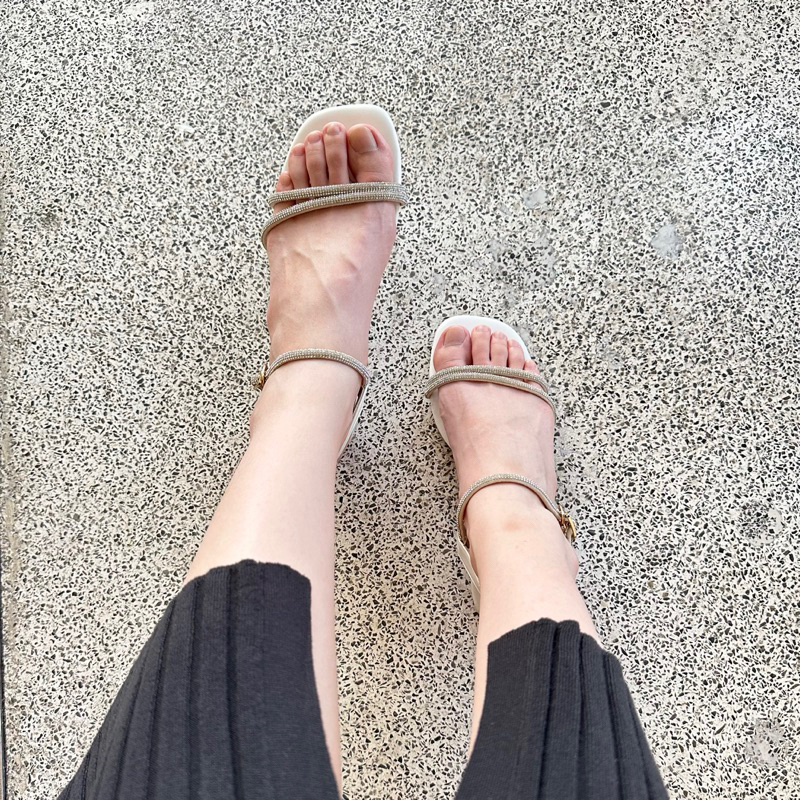 Yukki block heels (white ) - sepatu hak tali wanita