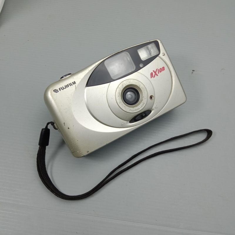 kamera analog fujifilm axion