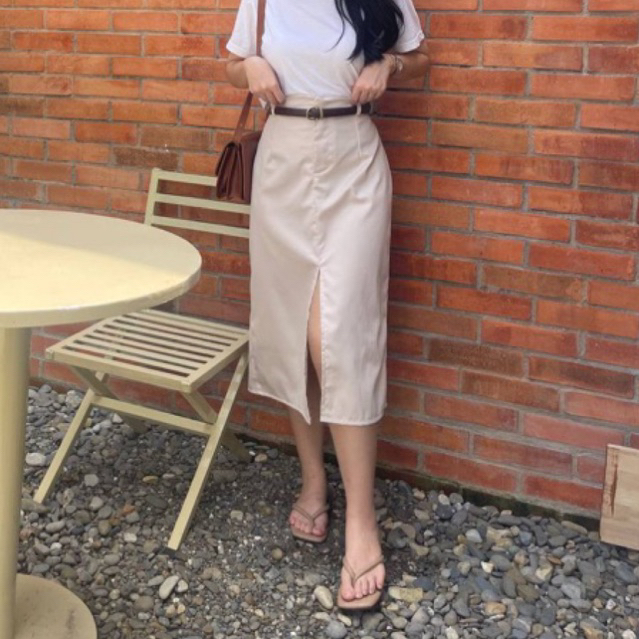 BECCA MIDI SKIRT / Skirt midi / Skirt slit depan / Midi skirt / Rok slit / Rok korea / Rok wanita