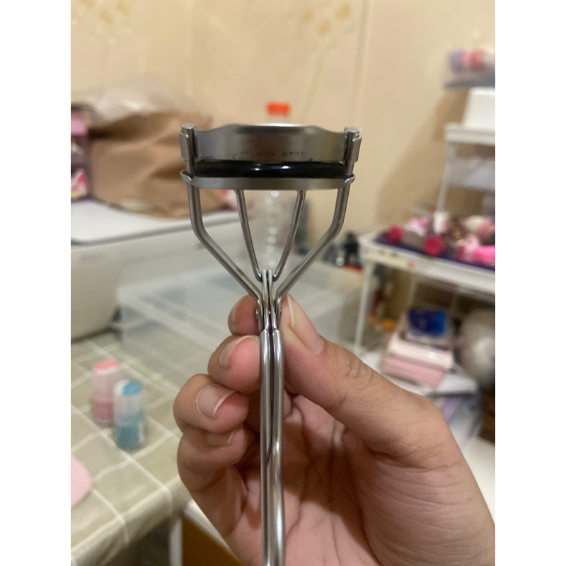 PRELOVED PENJEPIT BULU MATA KKV / EYELASH CURLER