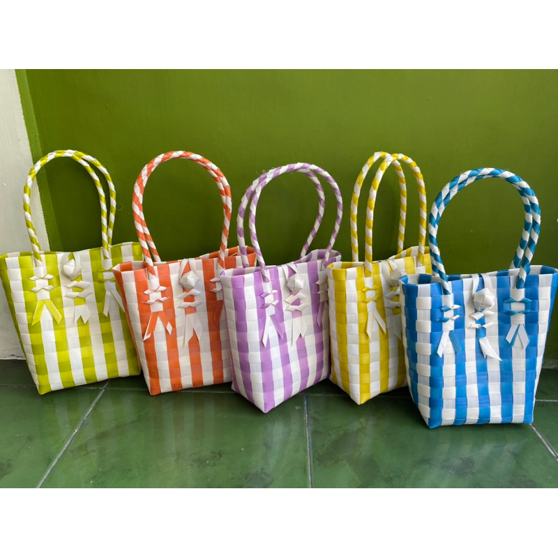 

Tas Anyaman Murah Untuk Hampers Lahiran Nikahan Hajatan (Size S salur mini)