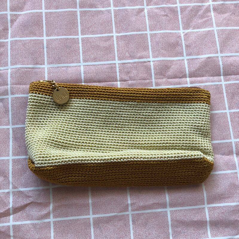 pouch makeup DOWA rajut