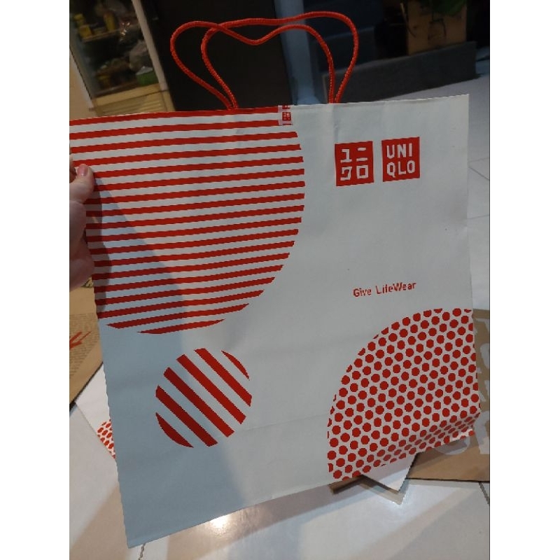 

PAPERBAG UNIQLO