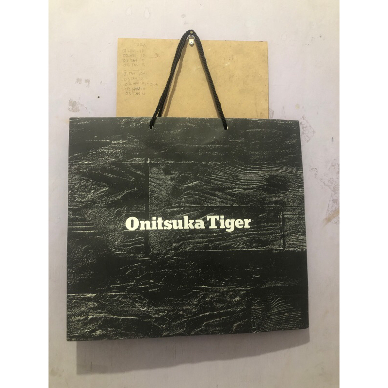 

preloved paper bag onitsuka tiger