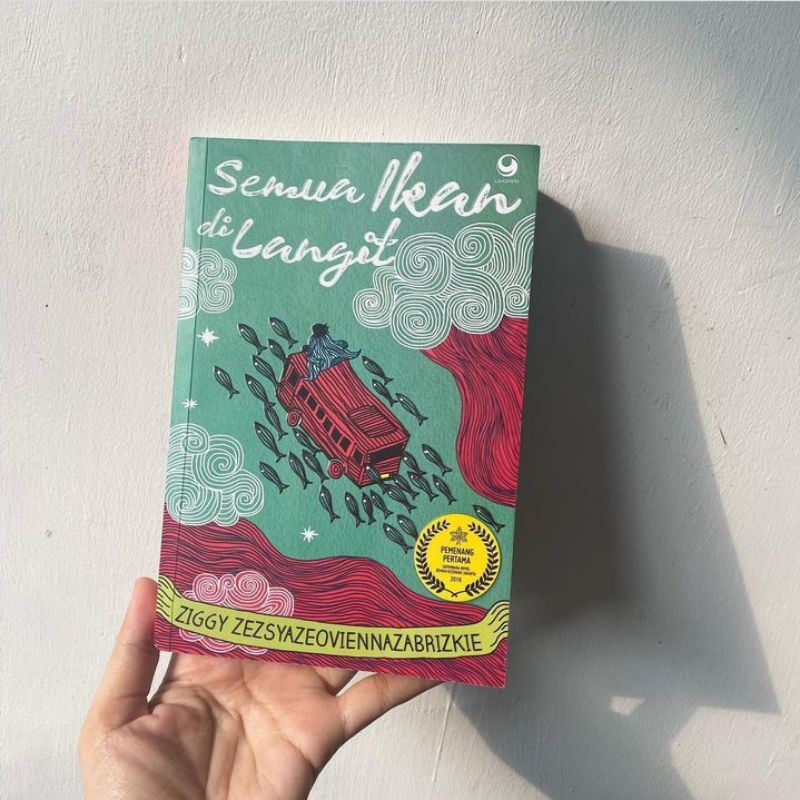 Semua Ikan Di Langit