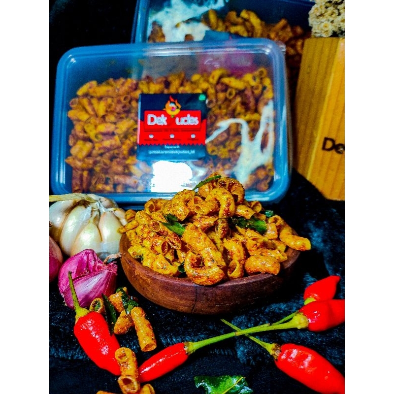 

makaroni pedas daun jeruk kemasan 1000 gram