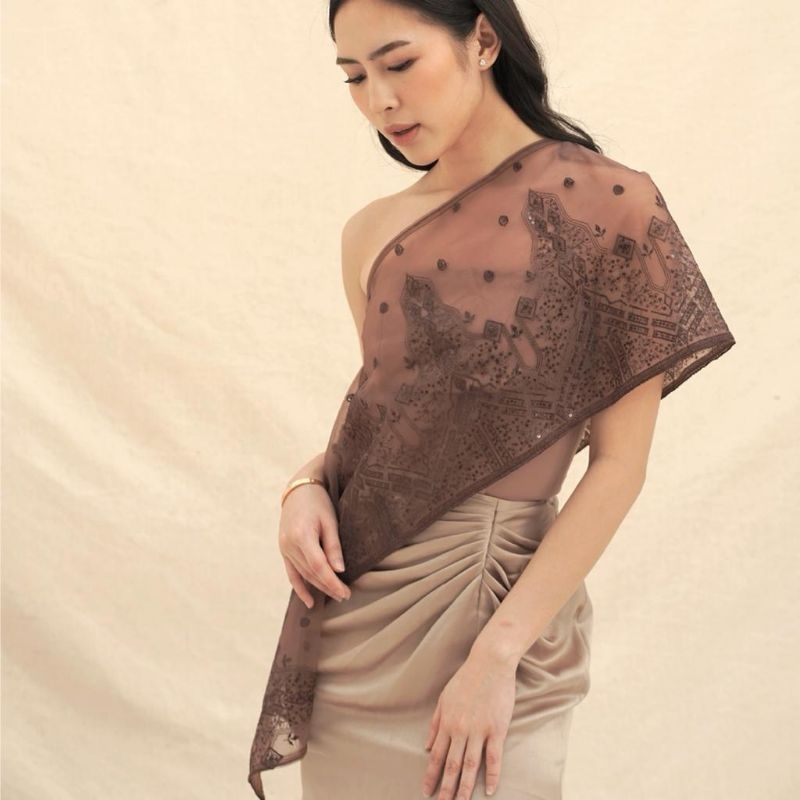 Etoille // Hosta Top Brown