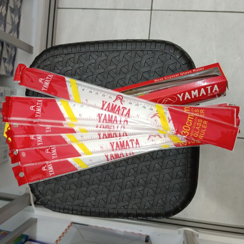 

Penggaris / Rol / Mistar Mika Tebal Yamata 30 cm