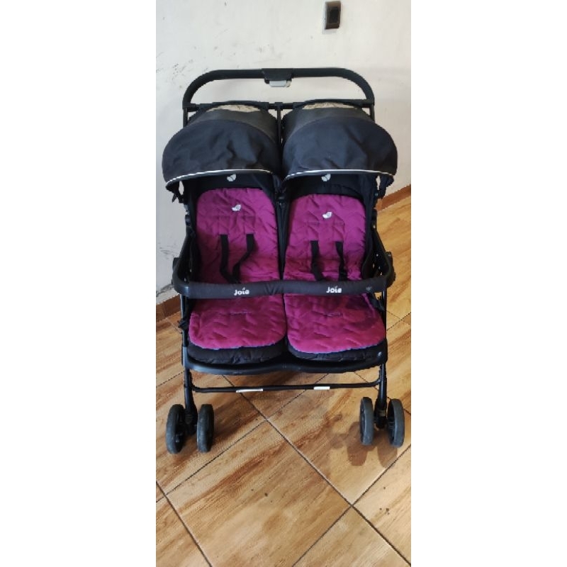 Stroller twin kembar JOIE aire