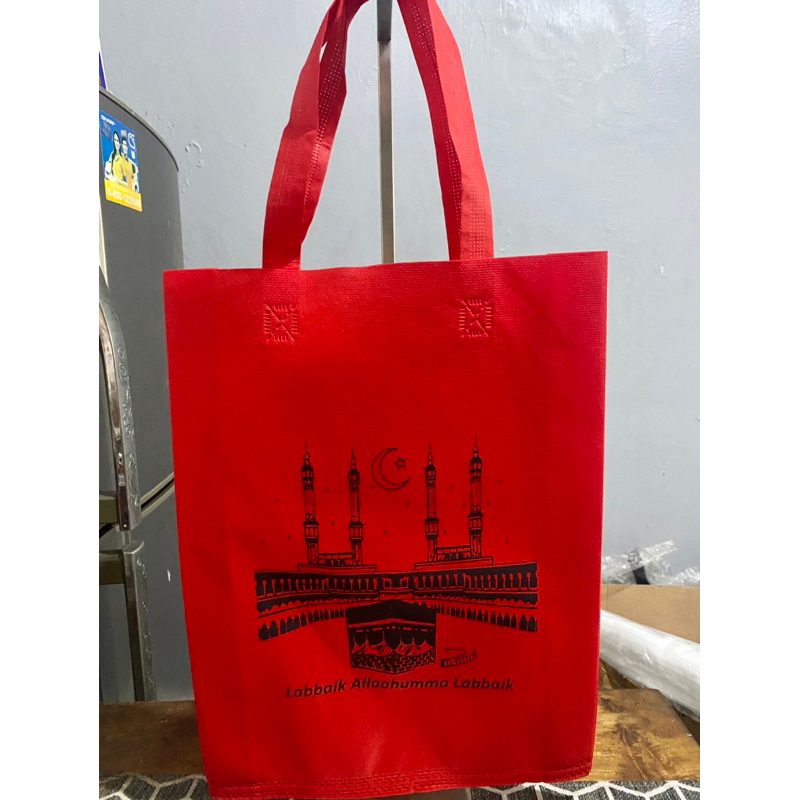 

Goodie Bag Souvenir Tas Haji dan Umroh 25x35x8 cm / Tas umroh / Tas Haji / Tas Oleh - Oleh Haji Dan Umroh / Tas Souvenir Haji / Tas Spunbond