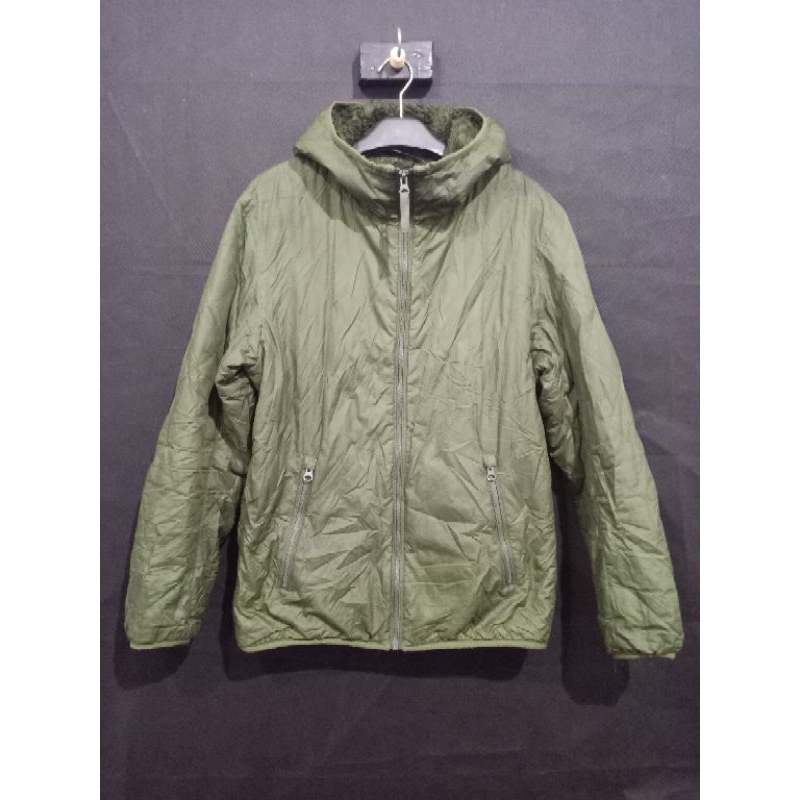 Uniqlo Jaket Sherpa Windbreaker Tebal Hijau Army