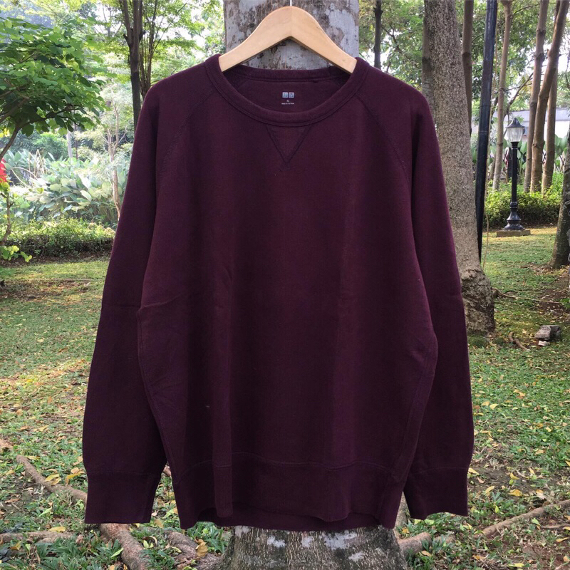 UNIQLO MAROON CREWNECK