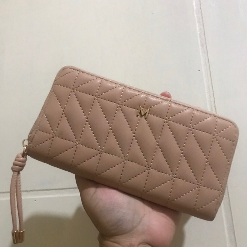DOMPET MANGO