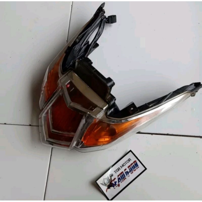 lampu belakang stoplamp lamp stop ori original xeon karbu 44d pnp xeon gt rc 125 fi copotan bekas