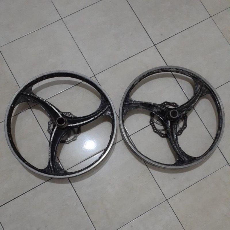 vleg pelek peleng racing sepeda gowes minion uk 20 inc