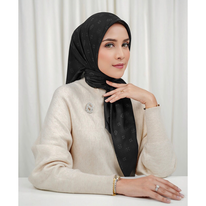 PRELOVED Buttonscarves Monogram Caviar ( Hitam )