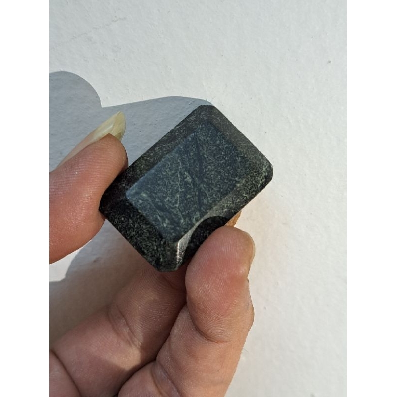 Batu Dark Green Jadeite Jade 72.15 CT Octagon Shape Natural Serat Putih Energy Green Black Jadeite