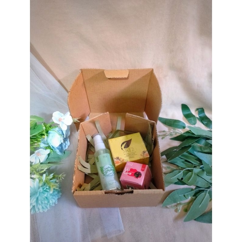 

READY HAMPERS ULANG TAHUN KADO ULTAH NIKAH MURAH UNIK HAMPERS SKIN CARE