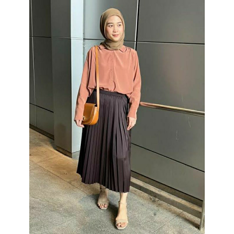 Uniqlo Pleated Skirt Asymmetric Wine