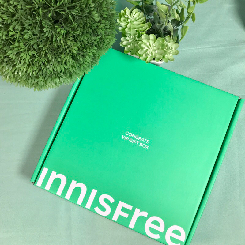 [innisfree] NEW ISLE VIP GIFT BOX 2023 / Vitamin C Green Tea Enzyme Brightening Serum 7ML, Retinol C