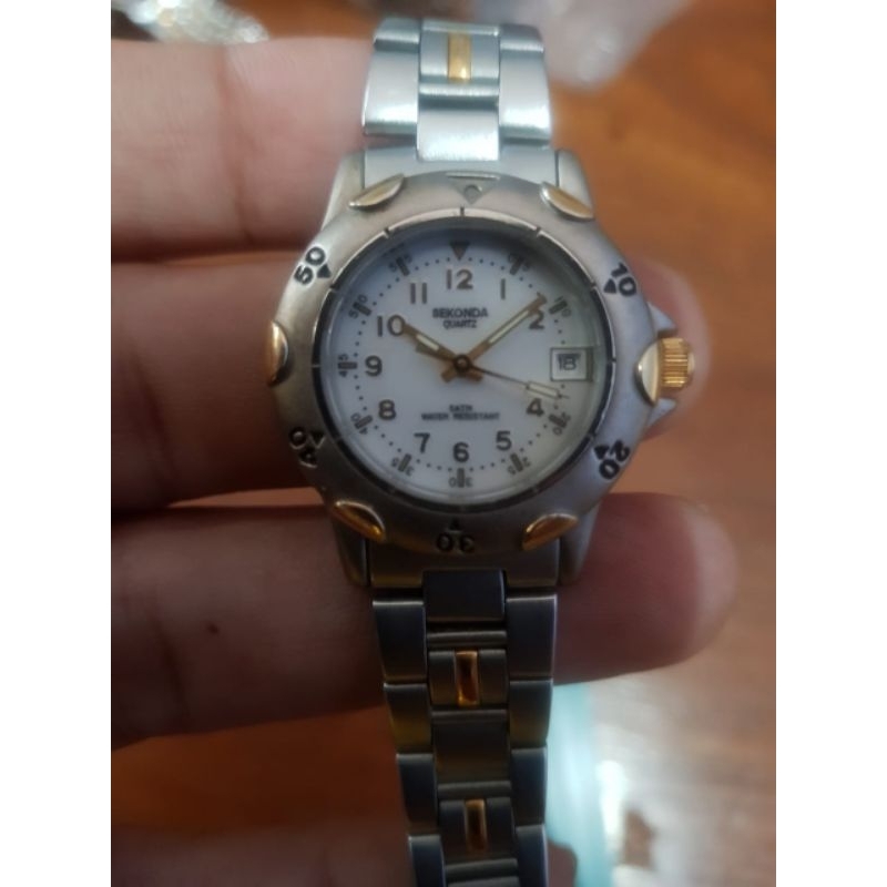 Jam tangan sekonda