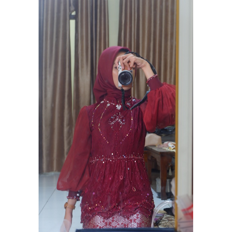 sewa kebaya wisuda lamaran kondangan (include hijab+rok) (untuk badan kecil) BANDAR LAMPUNG UNILA PO