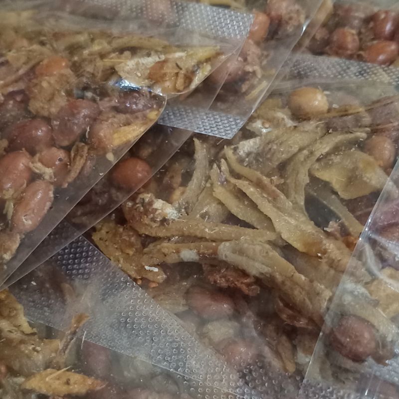 

Cemilan Teri Kacang Asin Home Made Original