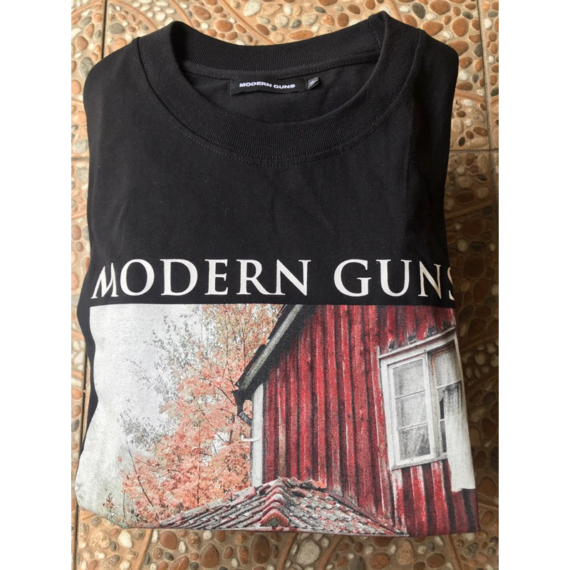 T-Shirt Modern Guns