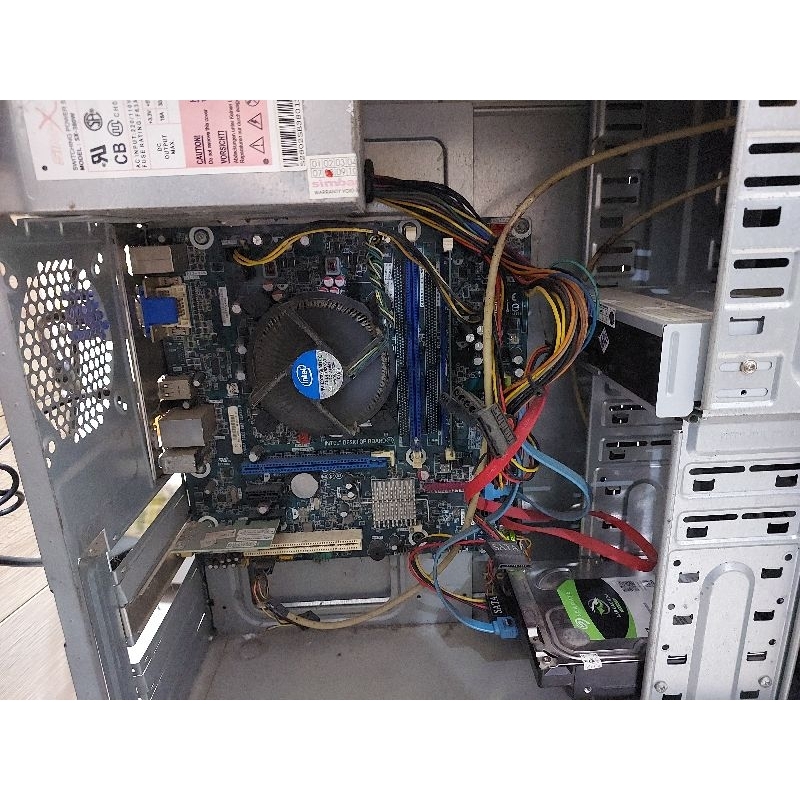 CPU Intel Core i3 HDD 2TB RAM 4GB Windows 10 siap tempur