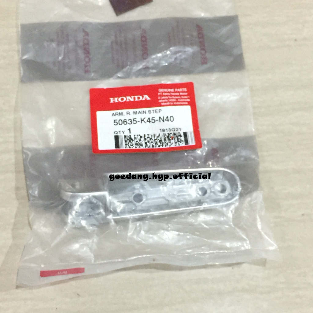Arm Right Main Step Footstep DEPAN KANAN CBR150R K45G K45N K45R ORIGINAL AHM 50635K45N40