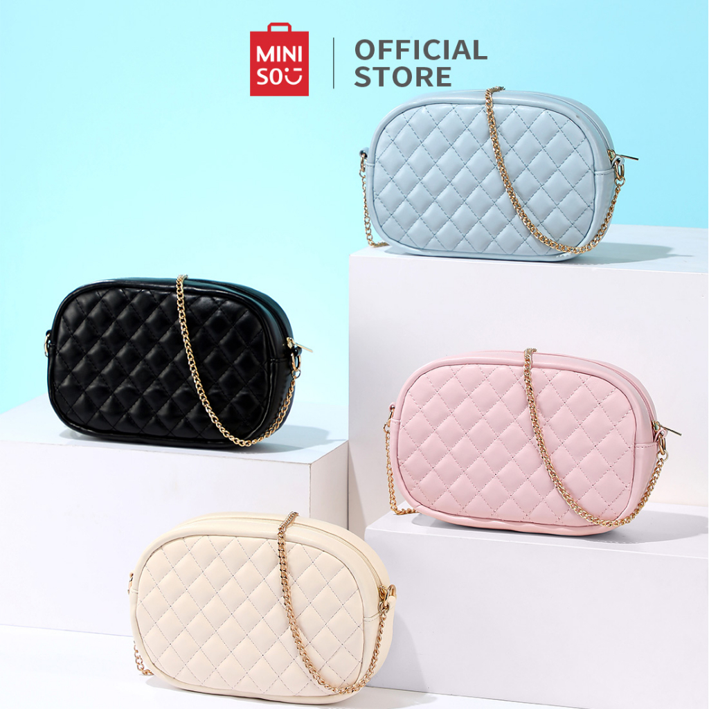 MINISO Tas Selempang Tas Wanita Hitam Dengan Rantai Pola Kisi Berlian Berlapis PU Kain Lembut Kapasi