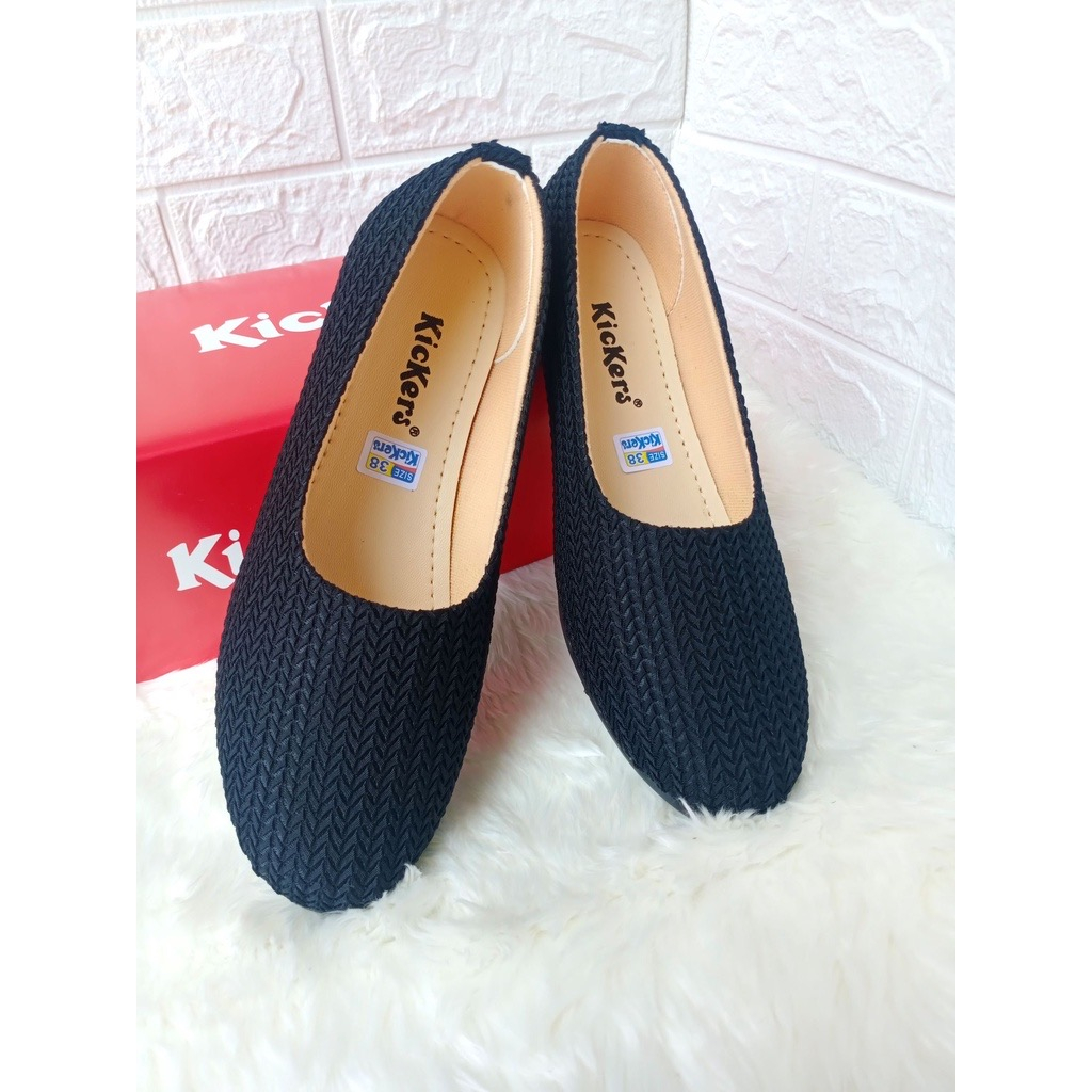Flatshoes Wanita Rajut Kickers Hitam