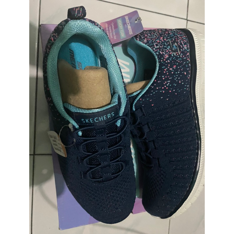 sepatu skechers navy + gift random