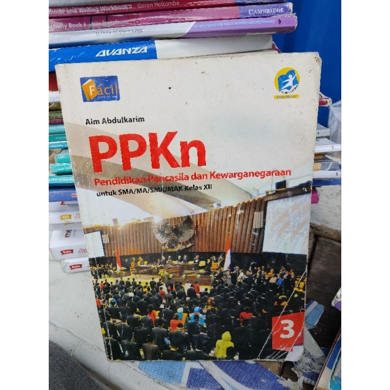 ppkn facil kelas 12
