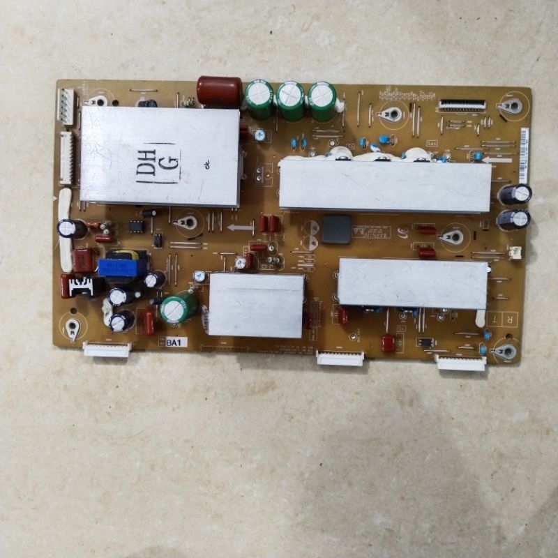 Y MAIN- Y SUS TV SAMSUNG PLASMA PS51D550