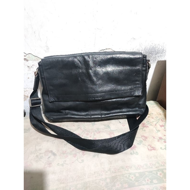 tas selempang kulit merk Pierre Cardin authentic