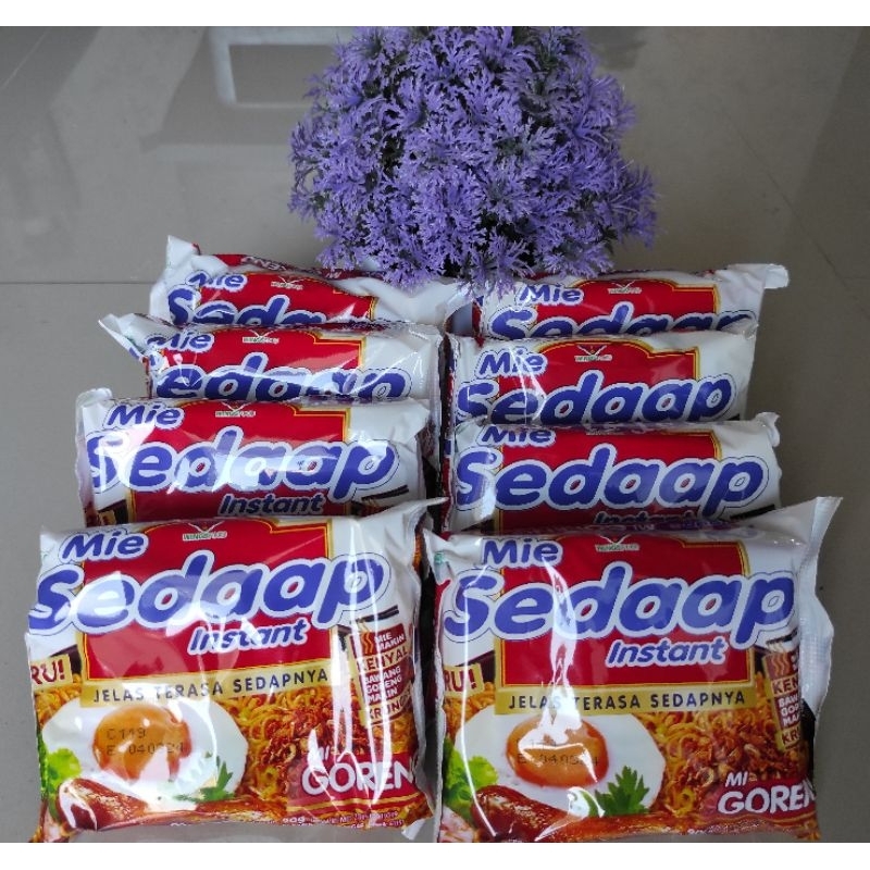

Sedaap Sedap Mie Goreng 1 Paket isi 14 pcs