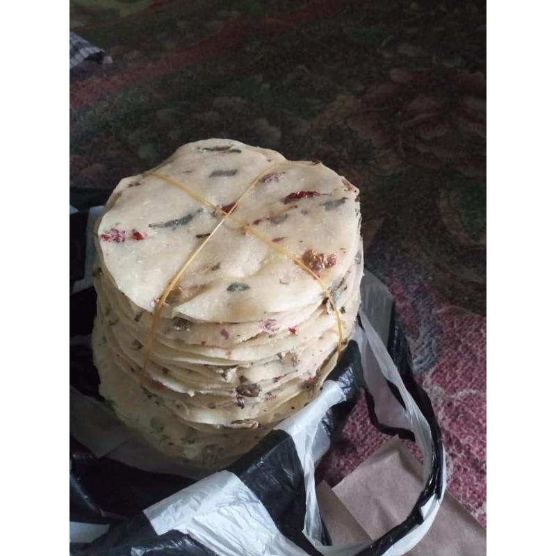 

kerupuk pitalah 1kg(80 buah) +16g bumbu kambiang cap udang