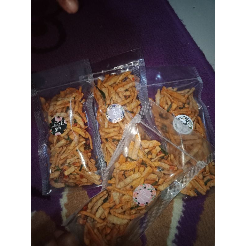 

Arsha Basreng Daun Jeruk Pedas