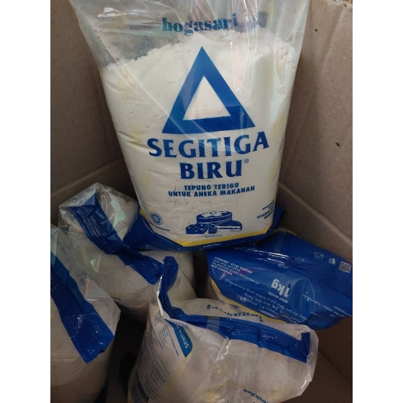 

tepung segitiga biru 1kg
