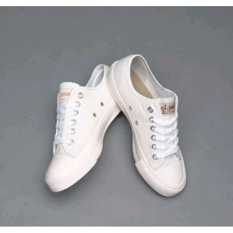 SEPATU JOHNSON BASIC LOWCUT MILKY ORIGINAL
