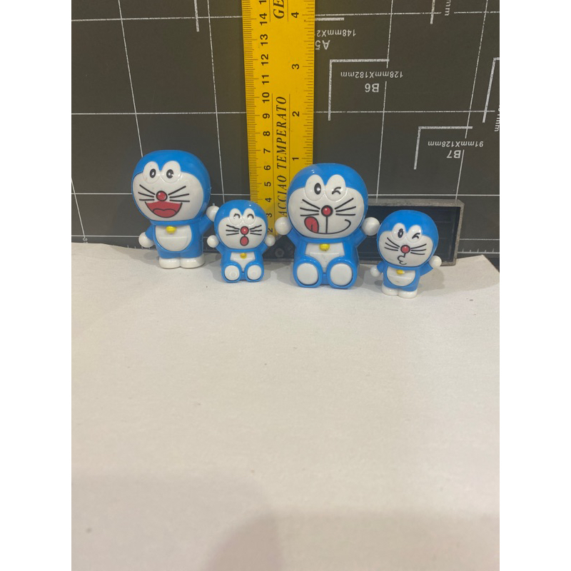 mainan doraemon untuk hiasan dekorasi kue ulang tahun