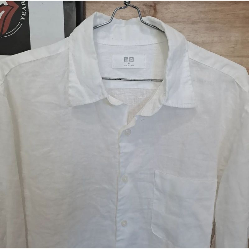 kemeja Uniqlo Putih linen