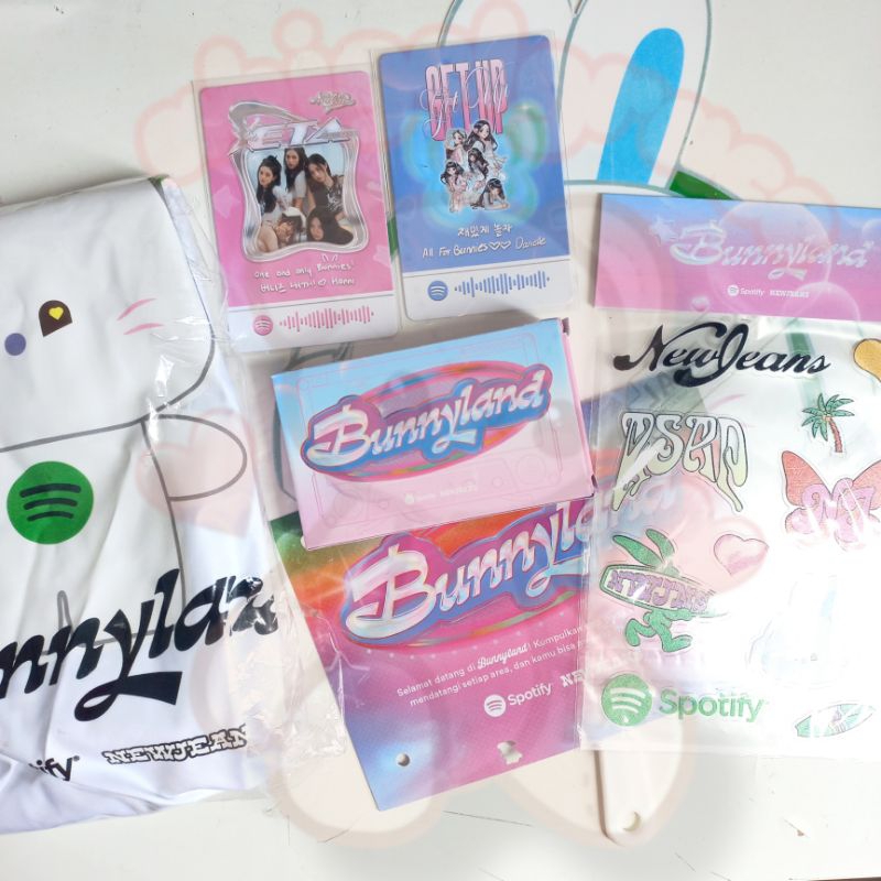 (READY STOCK) SPOTIFY NEW JEANS VACATION PACK MERCH