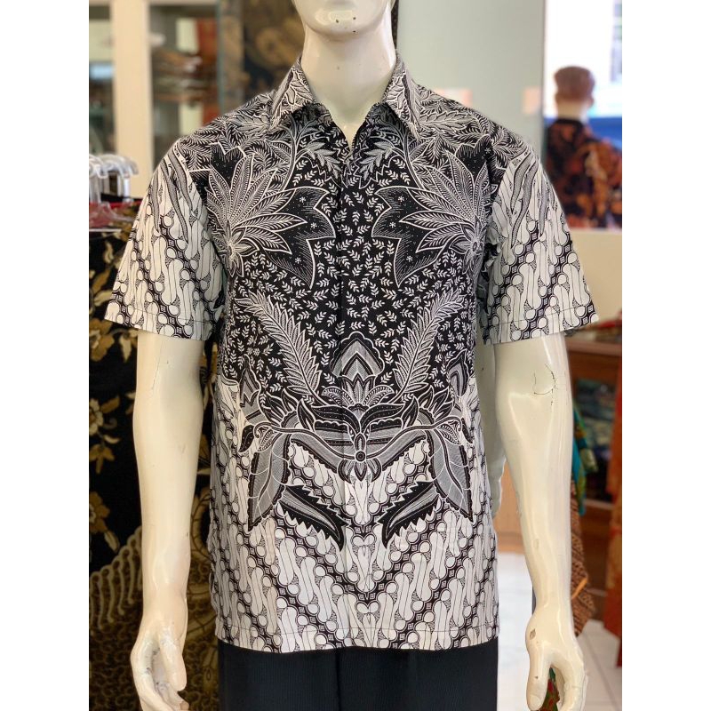 Hem Pendek Danar Hadi S