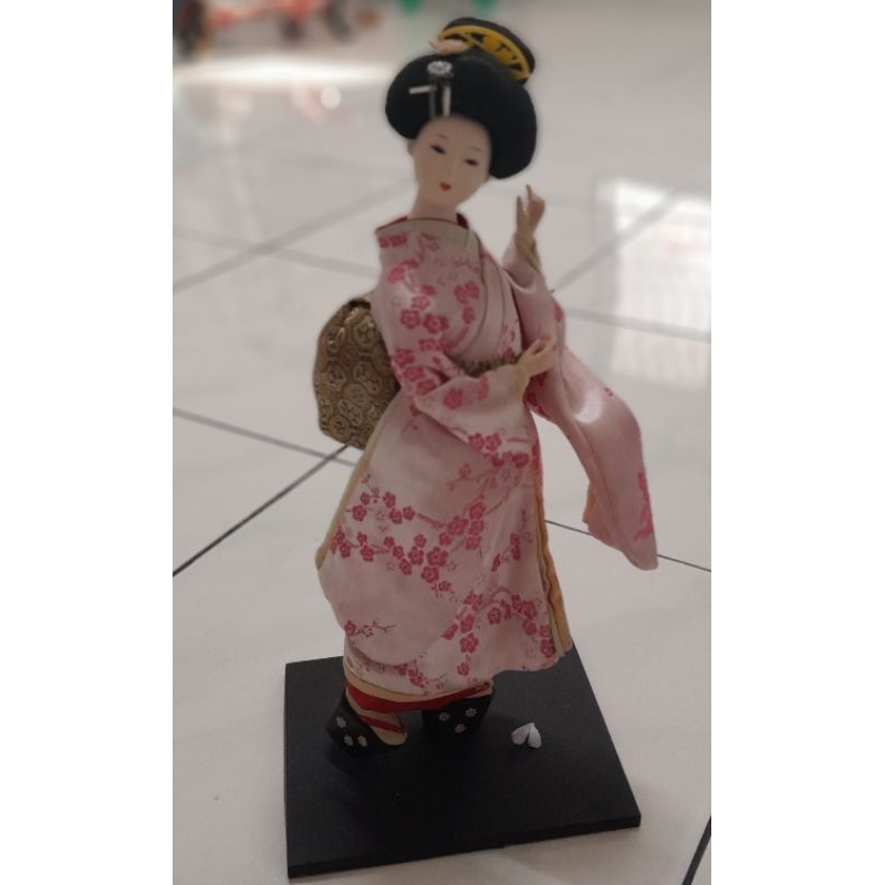 boneka patung jepang geisha